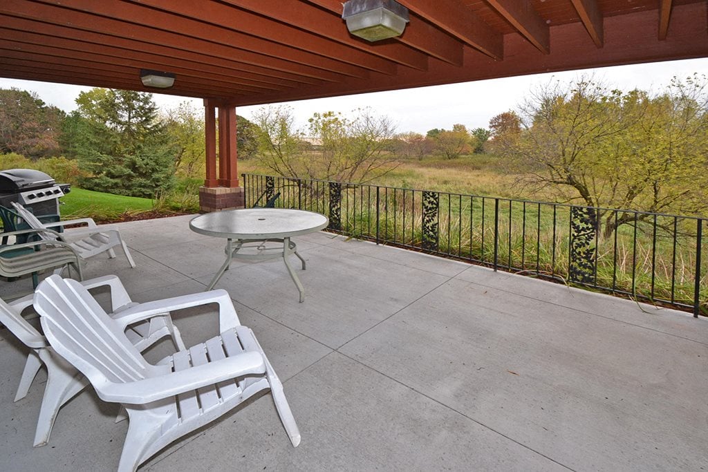 Photos and Video of Oak Terrace in Oakdale, MN